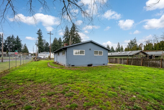 Building Photo - 15706 E Burnside St