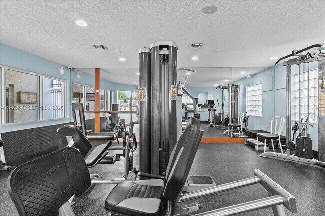 Building Photo - 7464 Pinewalk Dr S