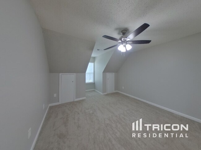 Building Photo - 105 Great Oaks Way