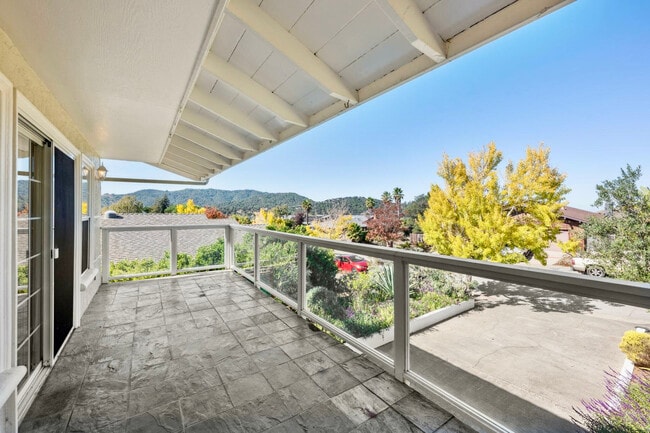 Building Photo - 114 San Marino Dr