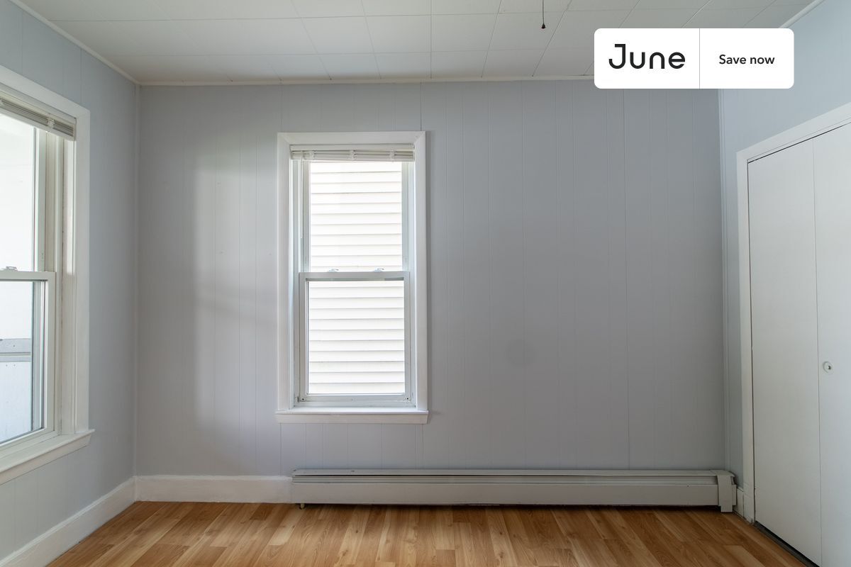 Building Photo - 6 7th St