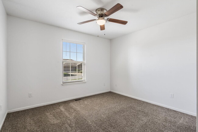 Building Photo - 2303 W Bridlewood Trail