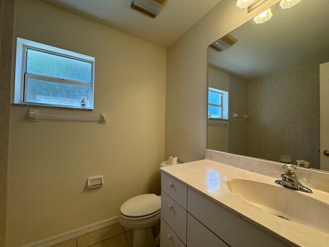 Building Photo - 3104 Tonkin Dr