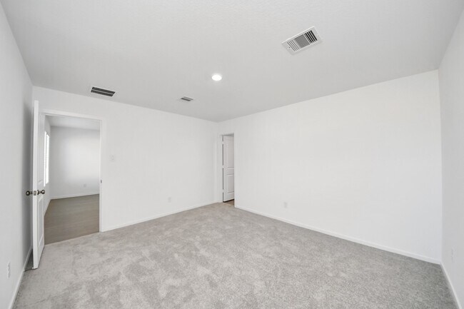 Building Photo - 5846 Majestic Sky Dr