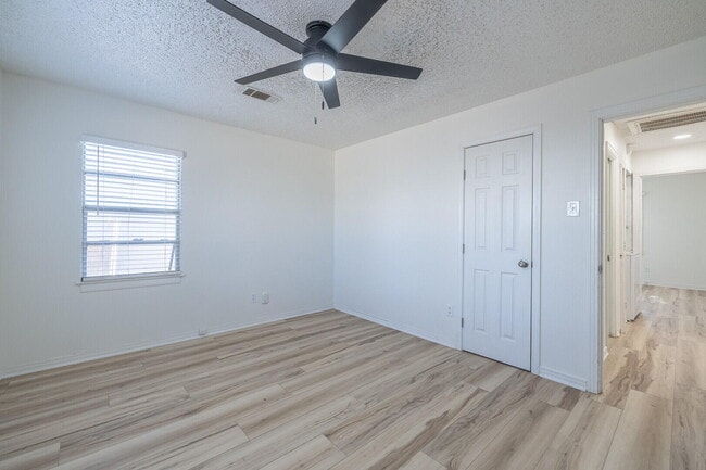 Building Photo - 3514 24th St