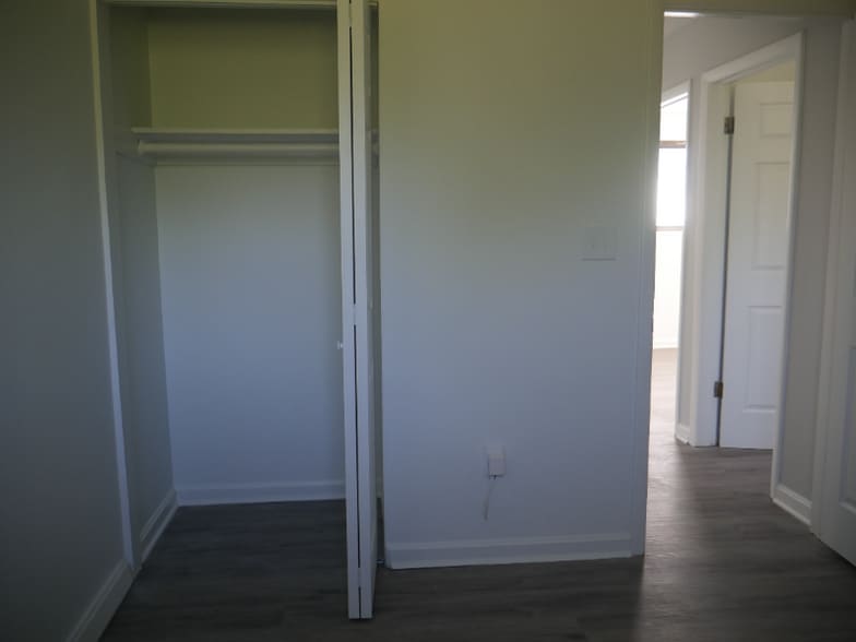 Building Photo - 2312 Wintergreen Ave