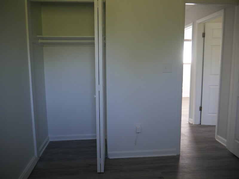 Building Photo - 2312 Wintergreen Ave