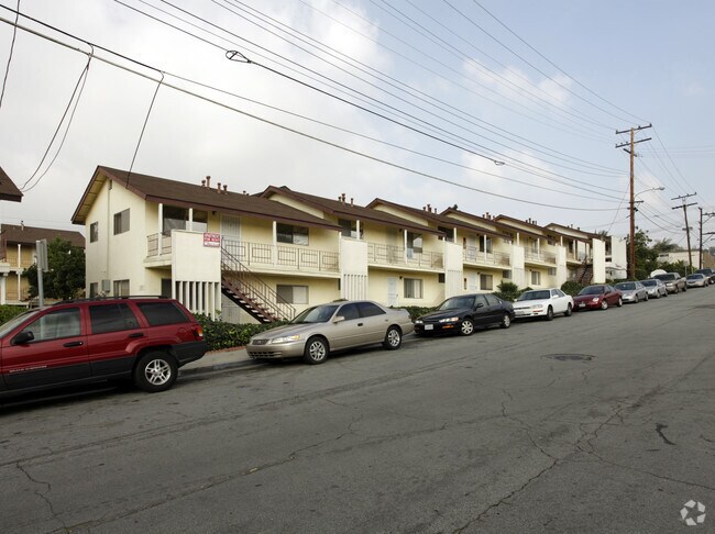 Primary Photo - Ridgewood Apartments