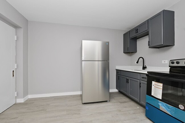 Interior Photo - 8124 S Western Ave. Chicago IL