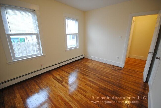 Building Photo - 15 Taylor St