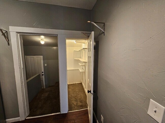 Building Photo - 1807 E 37th Ave