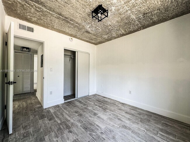 Building Photo - 190 NW 69th St