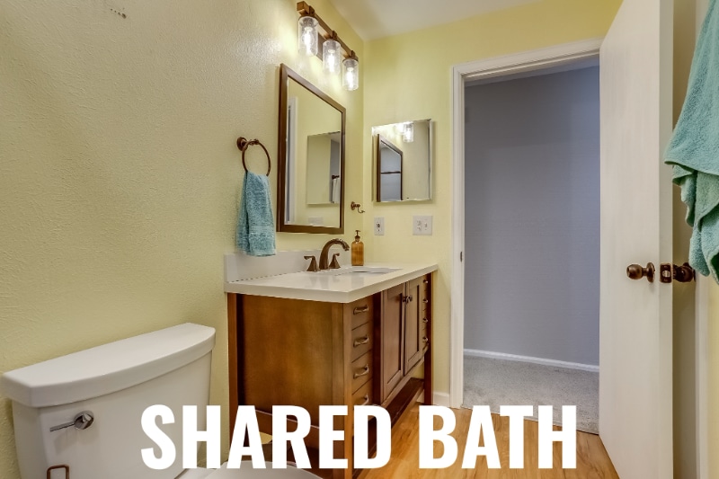 Building Photo - 3149 Oak Cir N