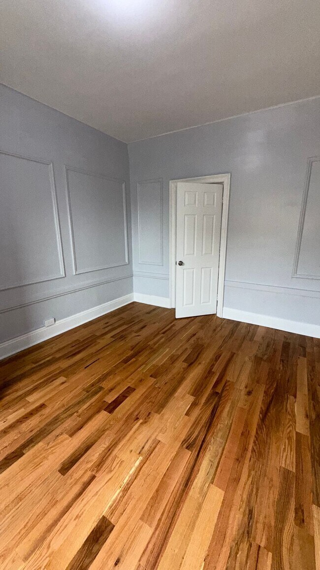 Building Photo - 2684-Highland Arms Realty