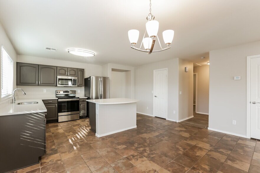 Building Photo - 7123 S 31st Dr