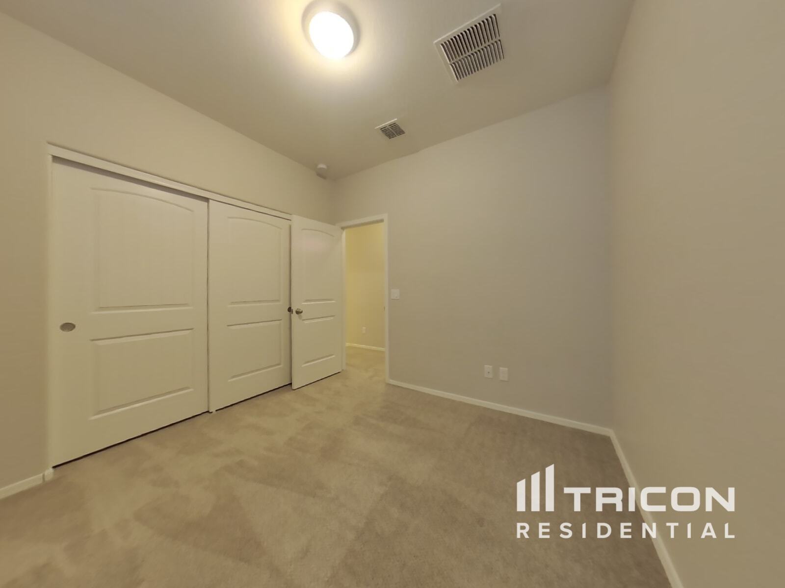 Building Photo - 17762 Via Luna Dr