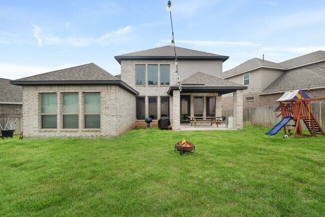 Building Photo - Spacious 4BR Home with Gourmet Kitchen & Large Island Near Alamo Ranch & Lackland AFB