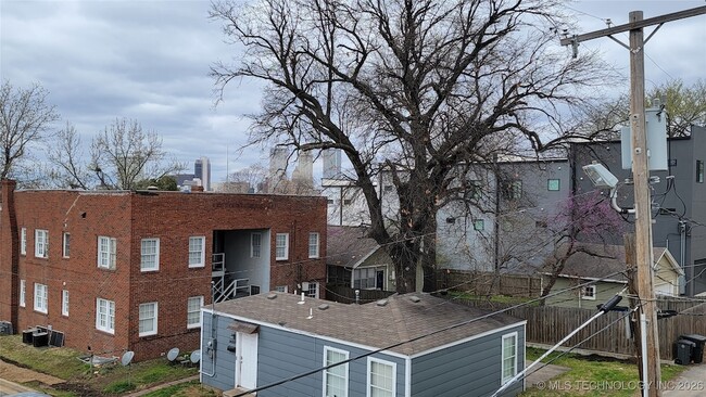 Building Photo - 1430 S Quincy Ave