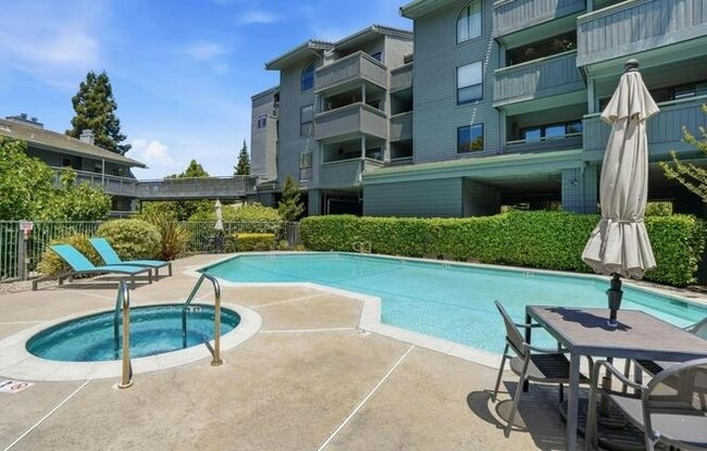 Building Photo - 1680 San Miguel Dr