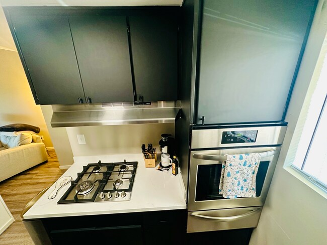 Building Photo - 6125 E Indian School Rd