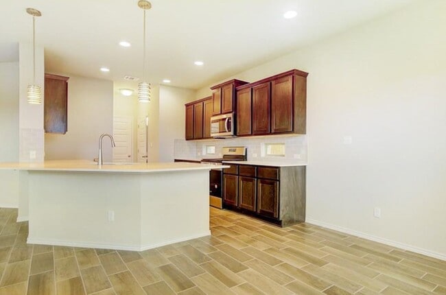 Building Photo - 3453 Pauling Loop