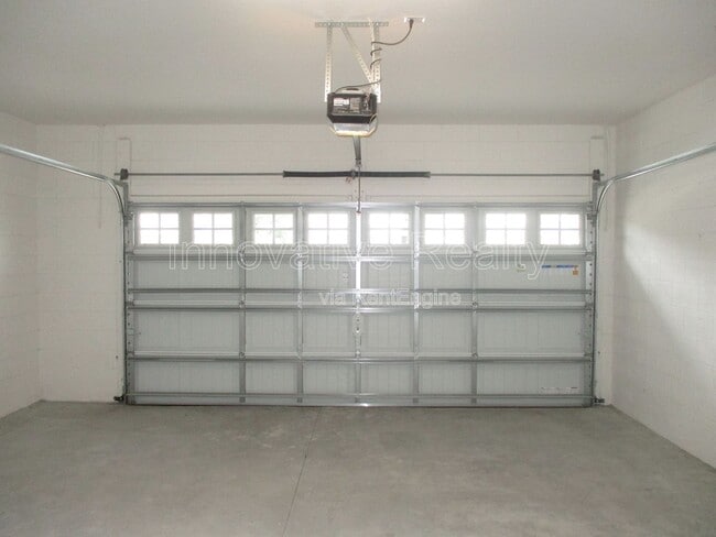 Building Photo - 6952 Tussilago Way