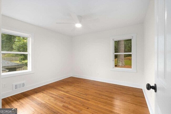 Building Photo - 1857 Boulderview Dr SE