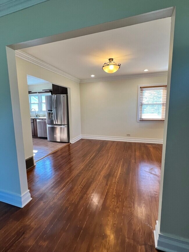 Building Photo - 8431 W 135th St