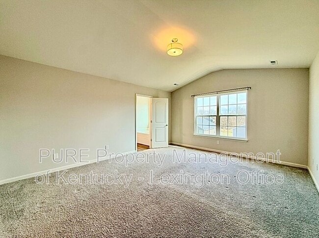 Building Photo - 1524 Hayfield Flt