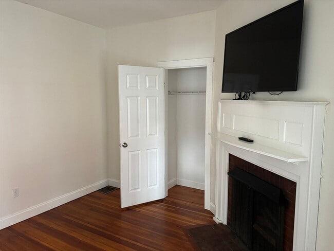 Building Photo - 126 High St