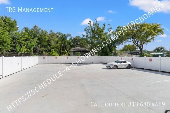 Building Photo - 911 E 23rd Ave
