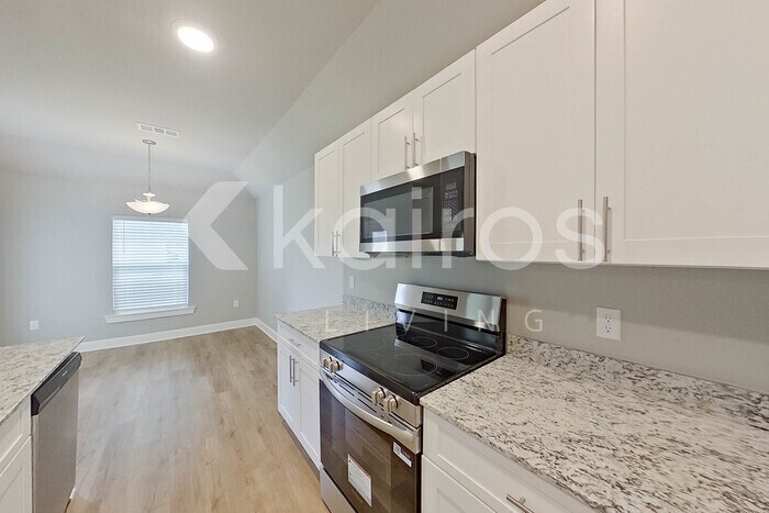 Building Photo - 13790 Pinyon Dr