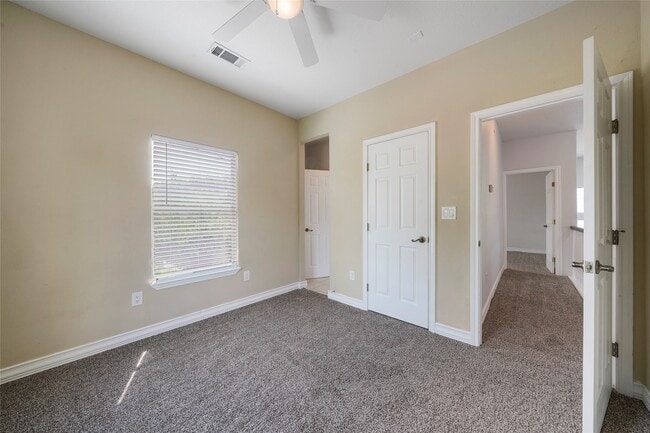 Building Photo - 1213 Wakefield Dr