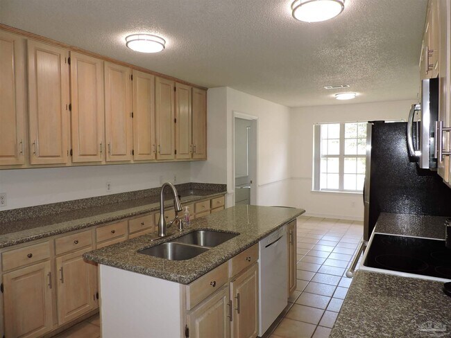 Building Photo - 6340 Summer Lakes Ln