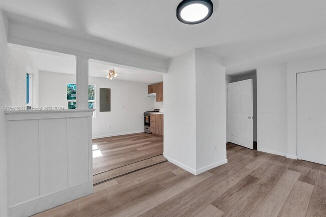 Building Photo - 310 N Ocean Breeze