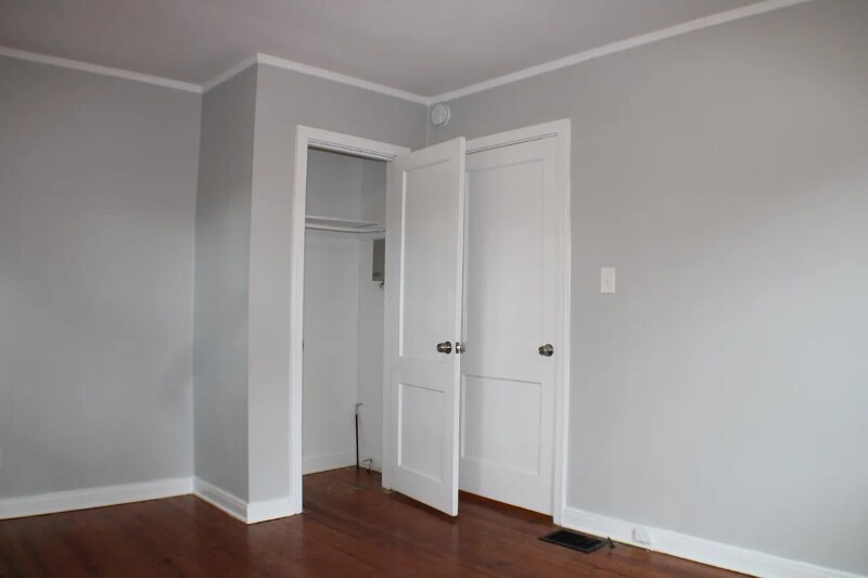 Building Photo - 3816 The Plaza