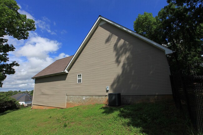 Building Photo - 2105 Academy Way