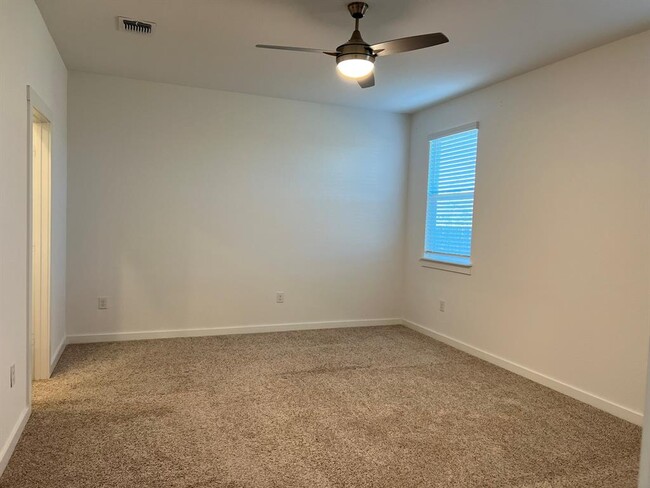 Building Photo - 14213 Cantarra Dr