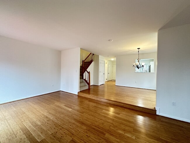 Building Photo - Townhouse with Woods Views and Community Amenities in Centreville