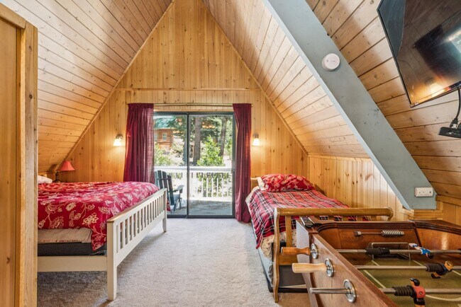 Building Photo - 563 Beechnut Dr