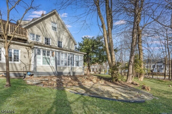 Building Photo - 232 Orange Rd