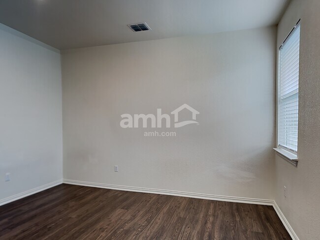 Building Photo - 2737 Wolfcreek