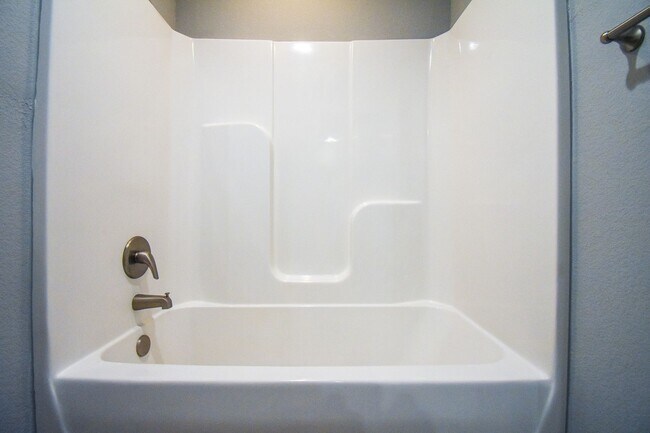Building Photo - Luxurious 4 Bedroom, 3.5 Bathroom Home In Fayetteville, AR