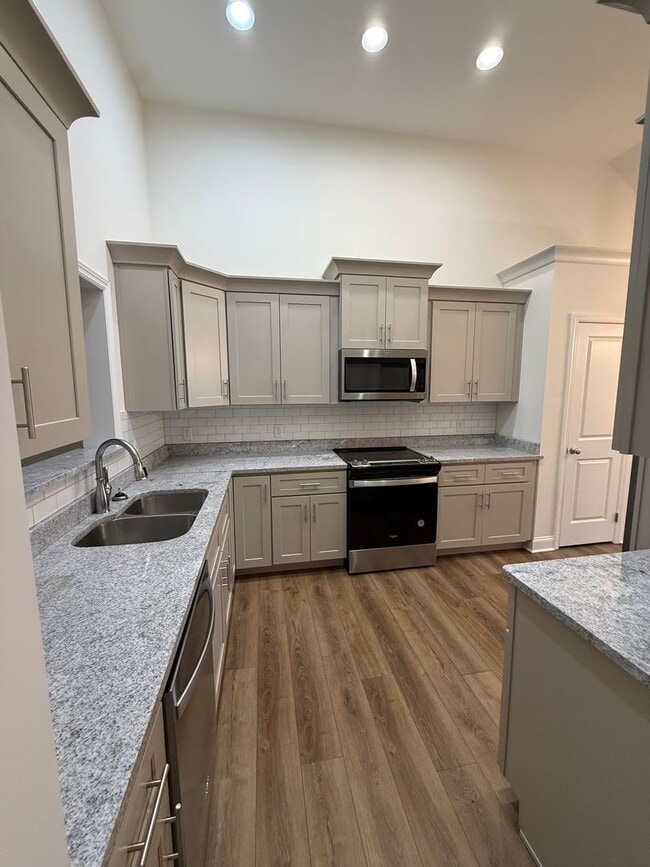 Building Photo - Ooltewah Rental 3 Bedrooms + Full Finished Basement