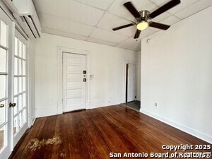 Building Photo - 827 Steves Ave
