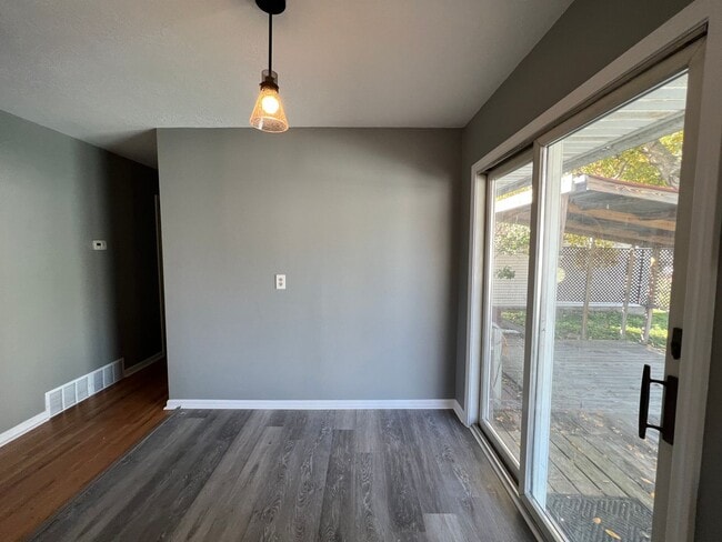 Building Photo - Single Family Home!