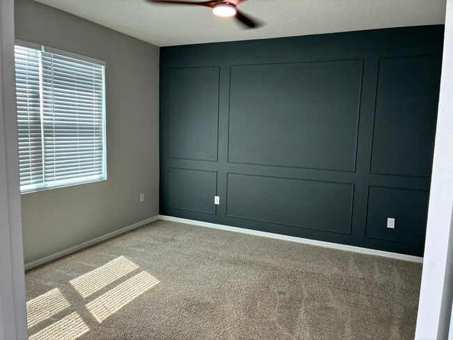 Building Photo - 5385 Sunshine Dr