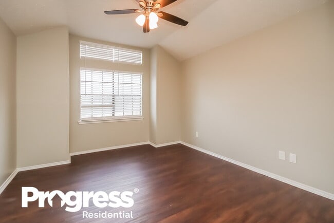 Building Photo - 9411 Spindlewood Dr