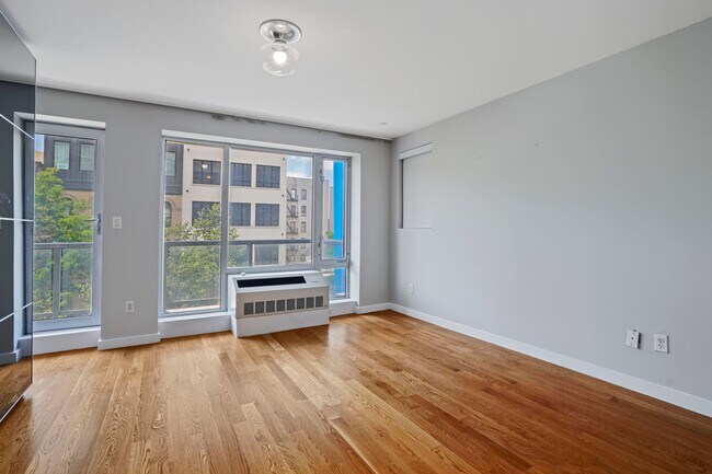 Building Photo - 823 Classon Ave