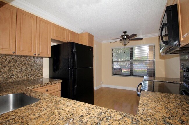 Building Photo - 4706 Lucerne Lakes Blvd
